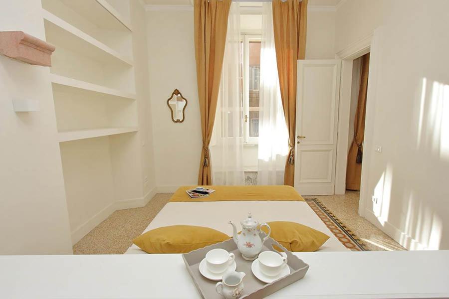 Elegant Apartment In The Heart Of Rome-Navona Area ภายนอก รูปภาพ