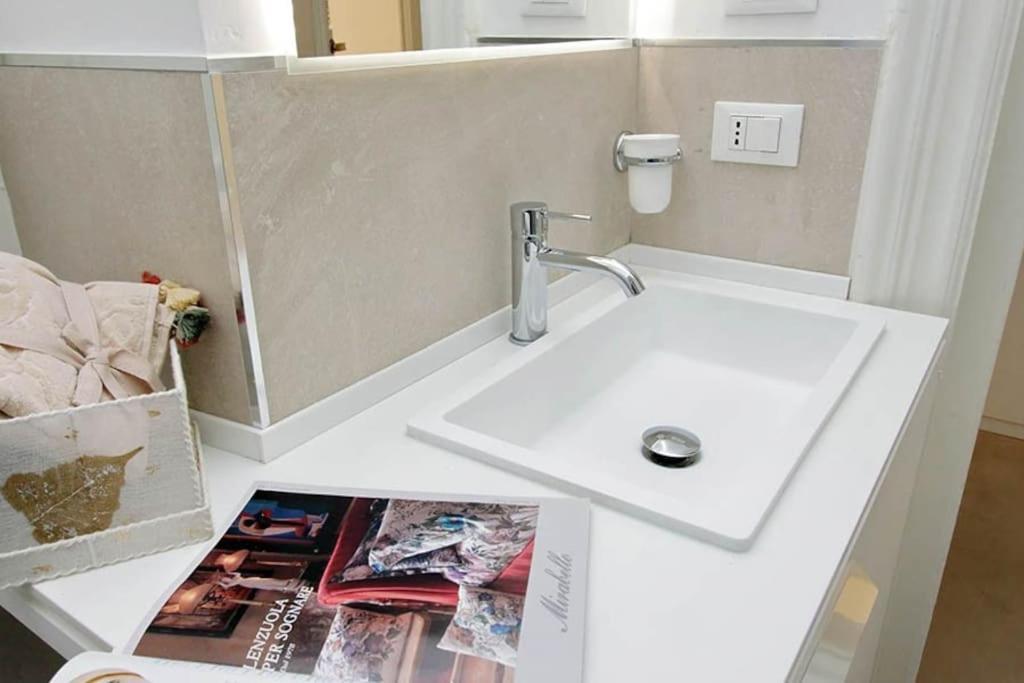 Elegant Apartment In The Heart Of Rome-Navona Area ภายนอก รูปภาพ
