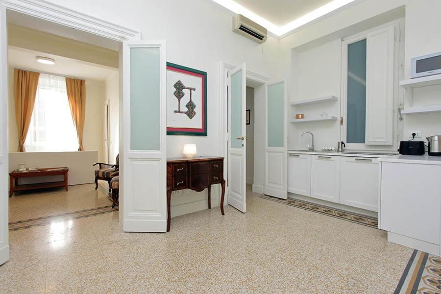 Elegant Apartment In The Heart Of Rome-Navona Area ภายนอก รูปภาพ